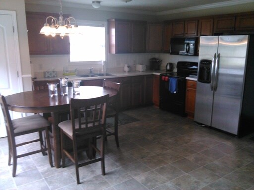 Building Photo - 1252 Apple Blossom Rd