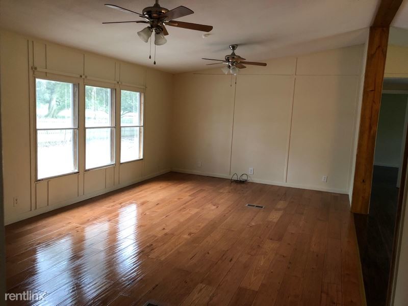 Primary Photo - 3 br, 2 bath House - 16426 Twin Oaks Dr.