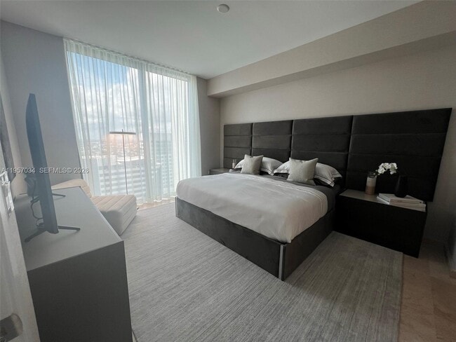 Building Photo - 88 SW 7th St