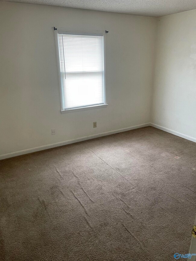 Building Photo - 6209 Friar Tuck Dr NW