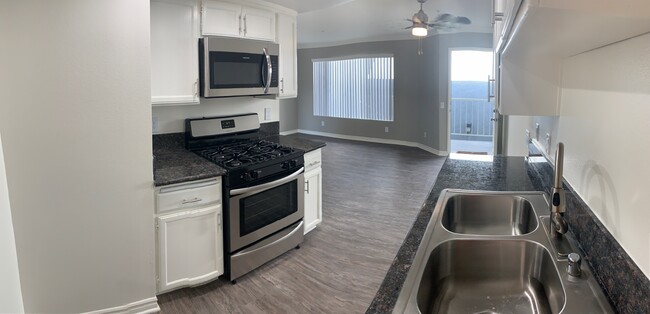 Kitchen - The Newporter Apartments