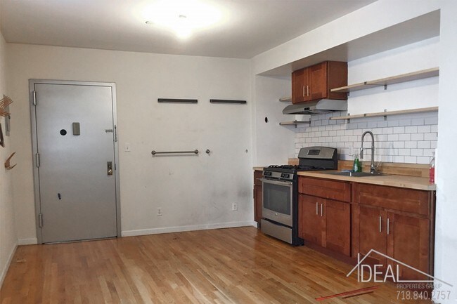 Building Photo - 41 South 5th Street #B7R