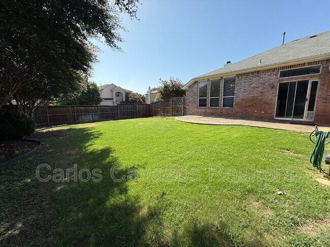 Building Photo - 12462 Ridgetop Cir