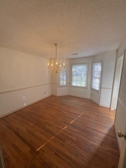 Foto del edificio - 1204 Whitehall Rd