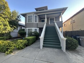 Building Photo - 2612-2614 Q St