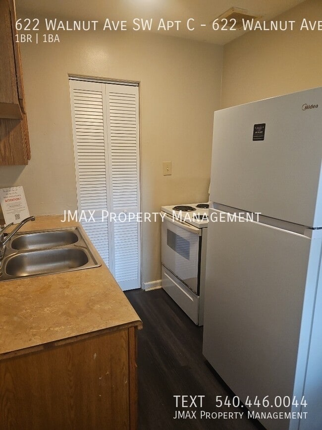 Foto del edificio - 622 Walnut Ave SW Apt C