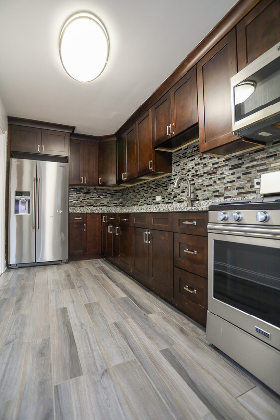 Foto principal - 2754 W Berwyn Ave