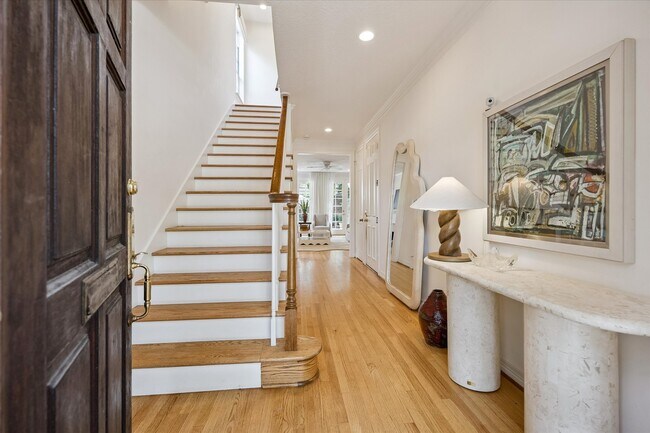 Foto del edificio - 5591 Beverly Hill St