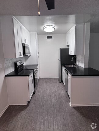 Building Photo - Vista Real Apartments