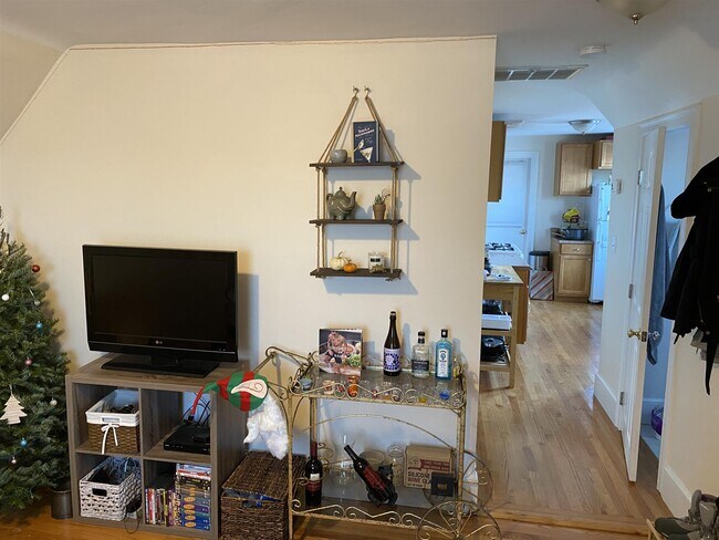 Foto del edificio - 15 Sargent Ave