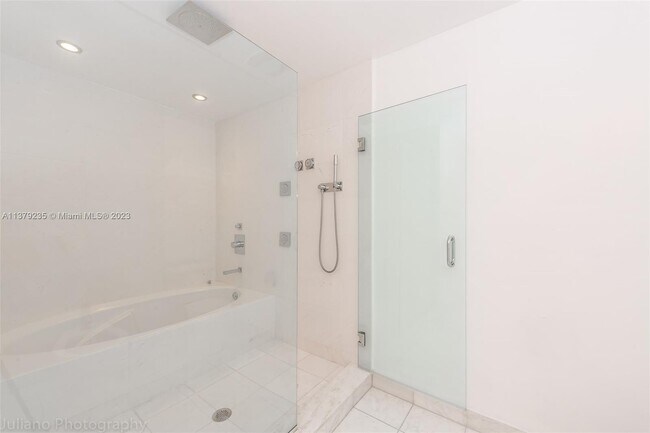Building Photo - 888 Biscayne Blvd