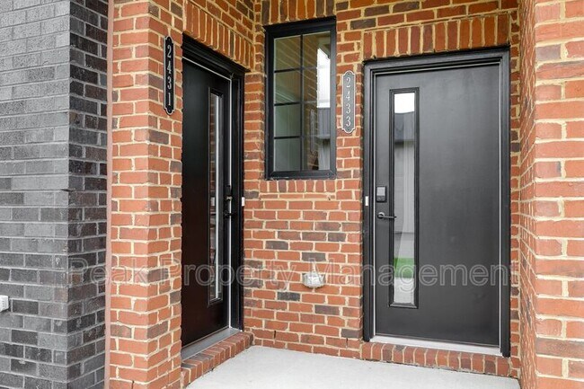 Foto del edificio - 2439 Ownby Ln