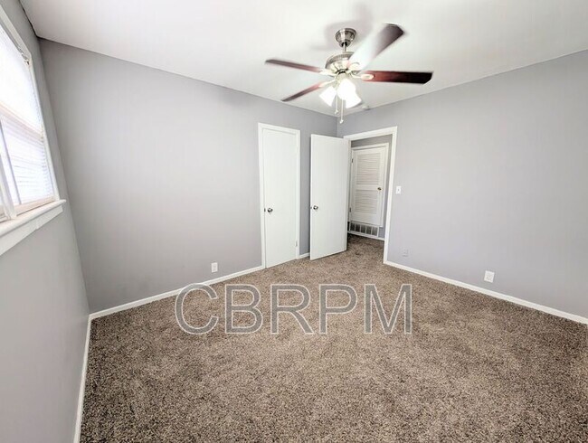 Building Photo - 2511 52nd St