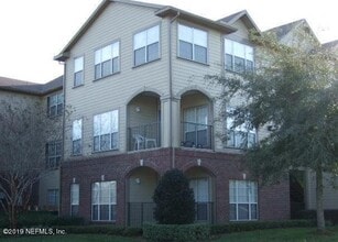Building Photo - 7800 Point Meadows Dr