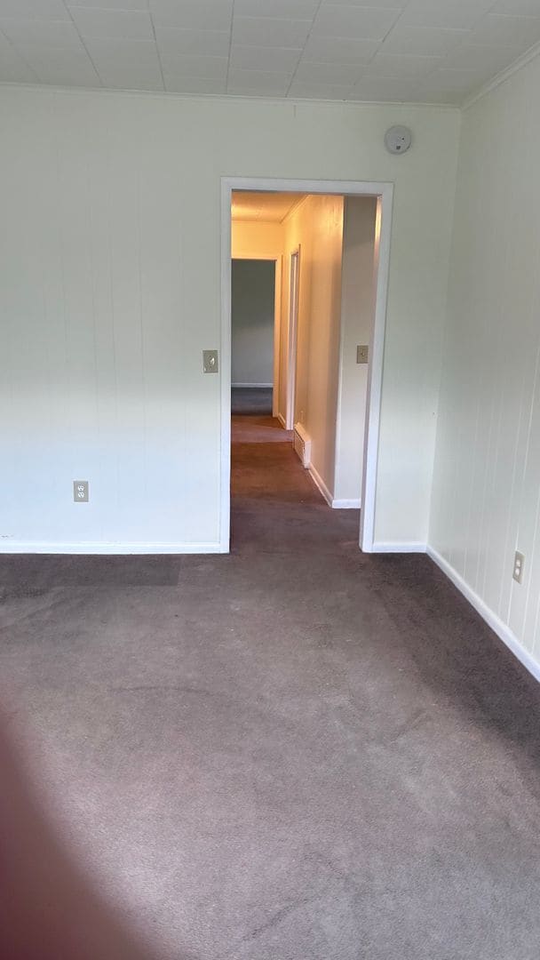 Building Photo - 2 bedroom 1 bathroom