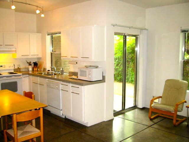 Foto del edificio - 1735 E 8th St