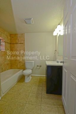 Building Photo - 1418 Mapleton Ave