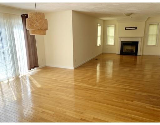 Building Photo - 206 Tamarack Ln