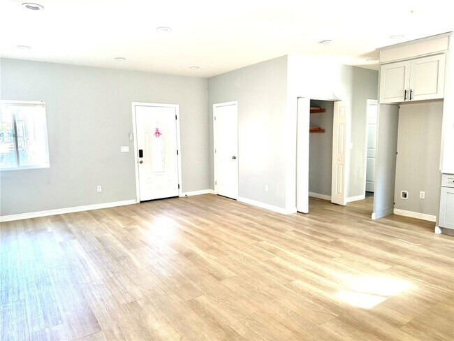 Foto del edificio - 2735 Earle Ave