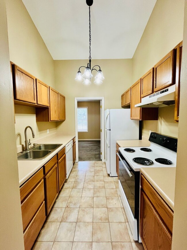 Interior Photo - Laurel Brook Community