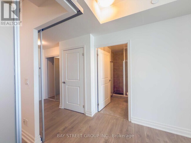 Building Photo - 8 Rouge Valley Dr W