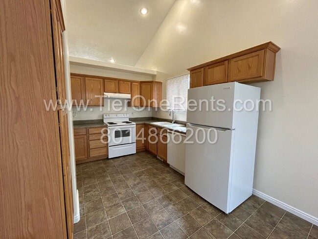 Foto del edificio - This property offers a NO DEPOSIT option a...