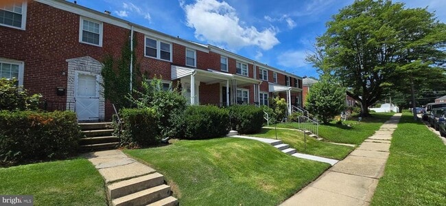Building Photo - 1817 Darrich Dr