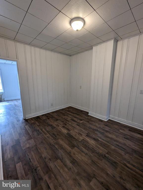 Foto del edificio - 421 E 9th St
