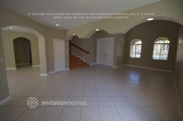 Building Photo - 13100 SW 54th Ct