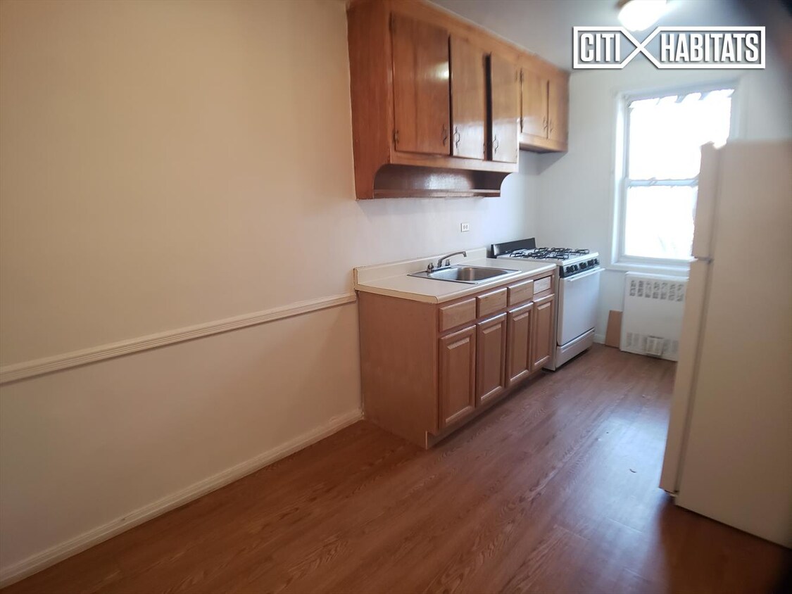 Foto principal - 1441 Metropolitan Ave