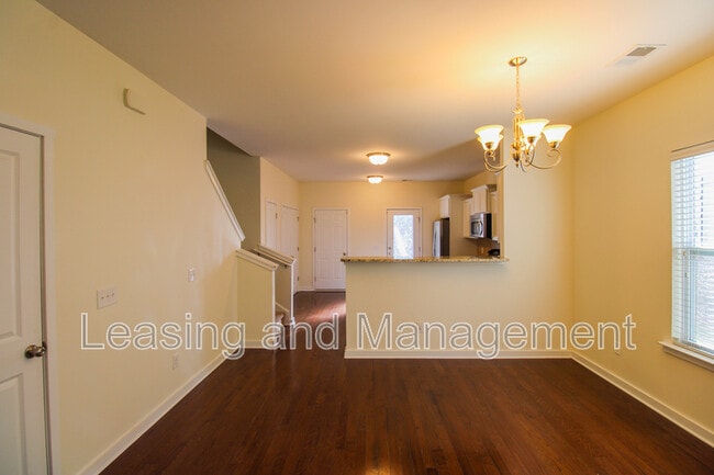 Building Photo - 4946 Ballantine Dr