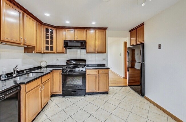Foto del edificio - 4933 N Lester Ave