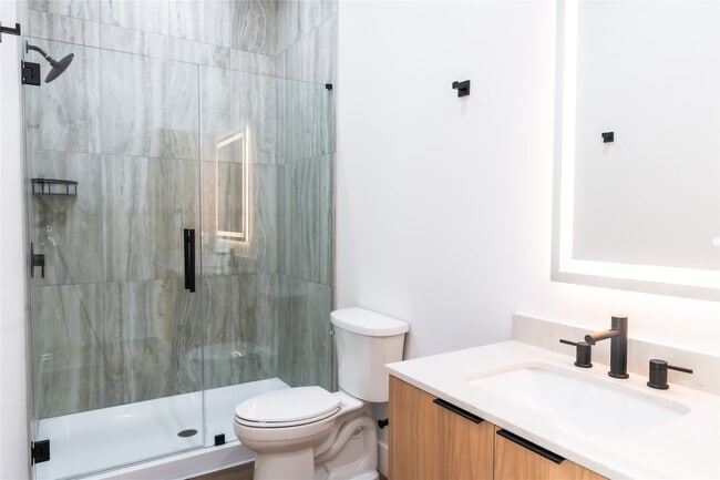 Foto del edificio - 5614 Larkin St