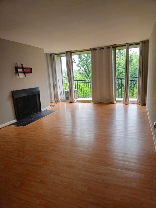 Foto del edificio - 5820 Oakwood Dr