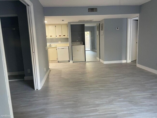 Building Photo - 2 br, 2 bath Condo - 602 Executive Center Dr