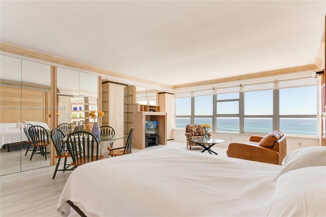 Foto del edificio - 4925 Collins Ave