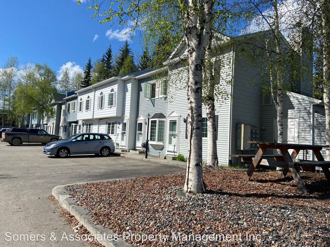 2 br, 1 bath House 1072 Evergreen St House Rental in Fairbanks, AK