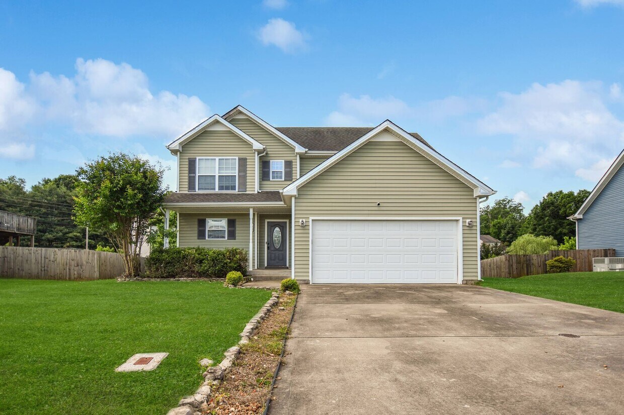 Foto principal - Pet Friendly Three Bedroom!