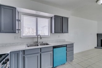 Building Photo - 6987 Mendon Ln