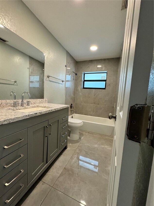 Foto principal - 2731 SW 7th St
