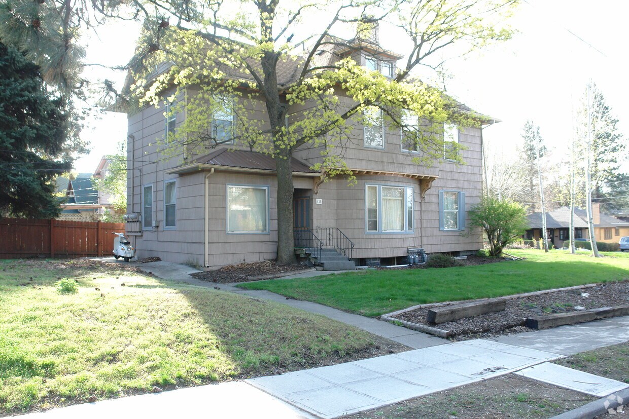 Building Photo - 2128 W 5th Ave