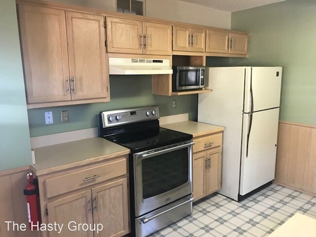 Building Photo - 3 br, 1 bath House - 1022 E 24th Ave