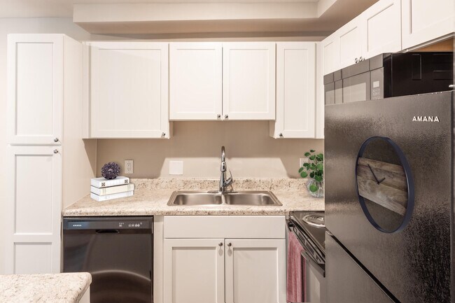 Building Photo - Sterling Heights Apartments by Callio Properties