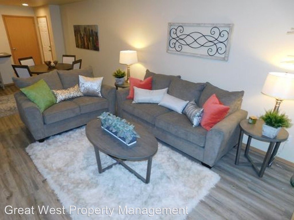 Foto principal - 5915 Lake Grove St SW