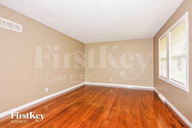 Building Photo - 1007 Chambers Rd