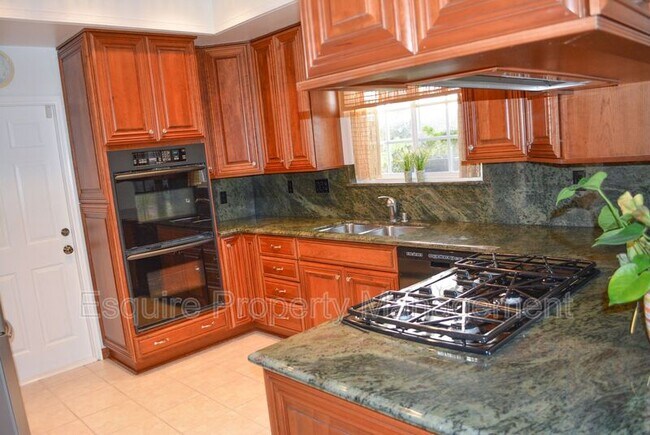 Foto del edificio - 1458 Dara St