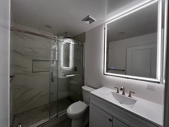 Building Photo - beautiful completely redone property ready to accept long term tenants