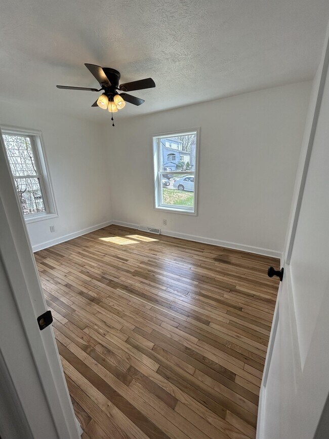 Foto del edificio - 2019 Oregon Ave