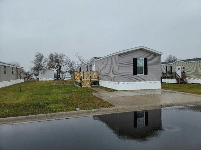Building Photo - 10326 Old Leo Rd