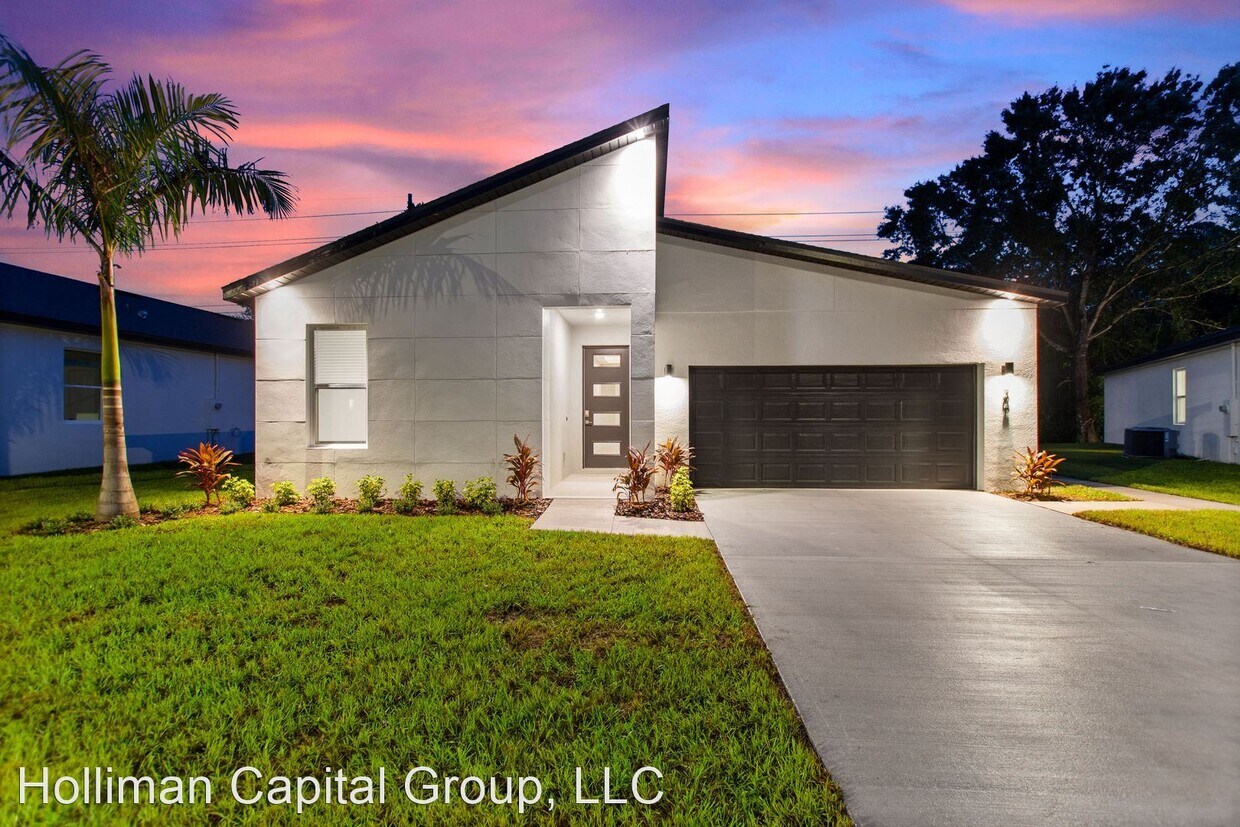 Foto principal - 4 br, 2 bath House - 306 Royal Palm Way